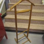 702 7307 VALET STAND